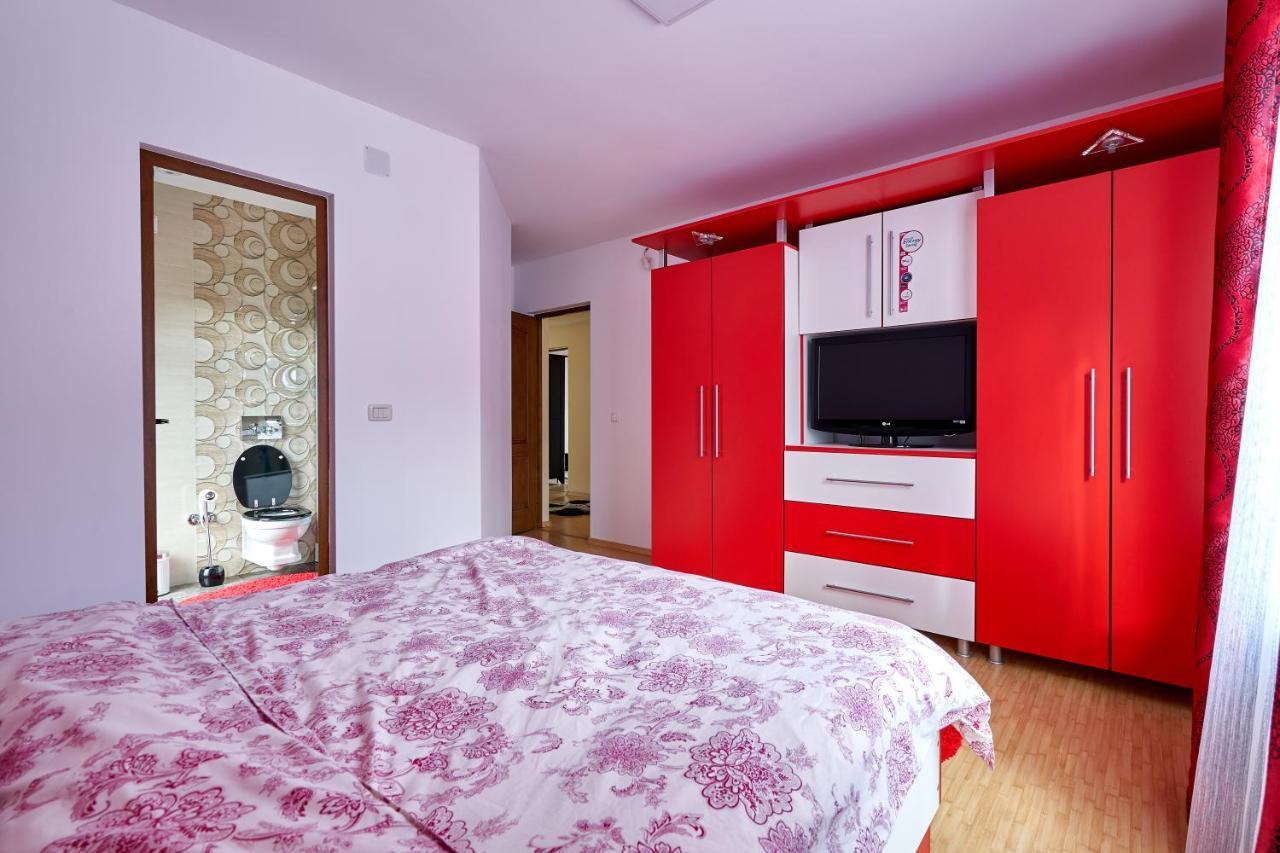 ホテル Casa Cu Flori モイセイ エクステリア 写真