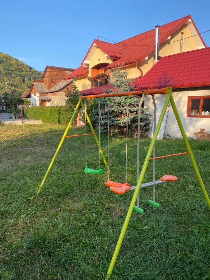 ホテル Casa Cu Flori モイセイ エクステリア 写真